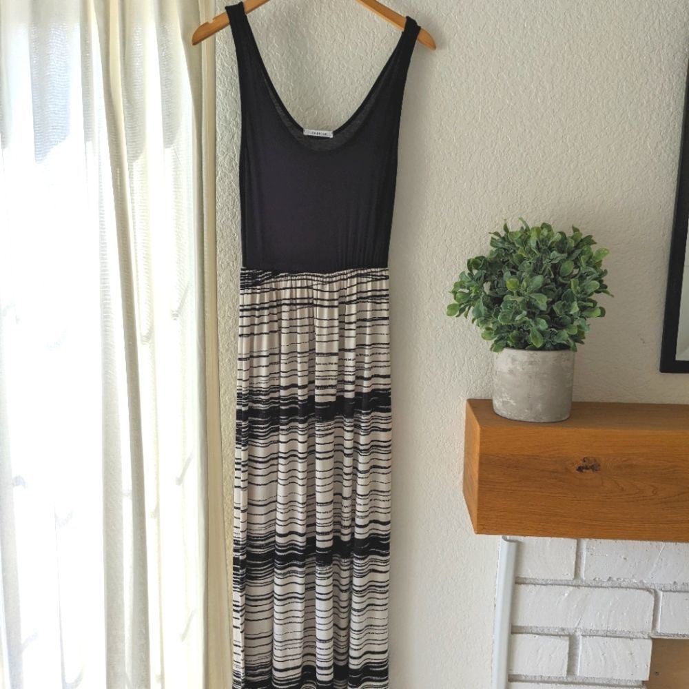 Classic Maxi Dress ☀️